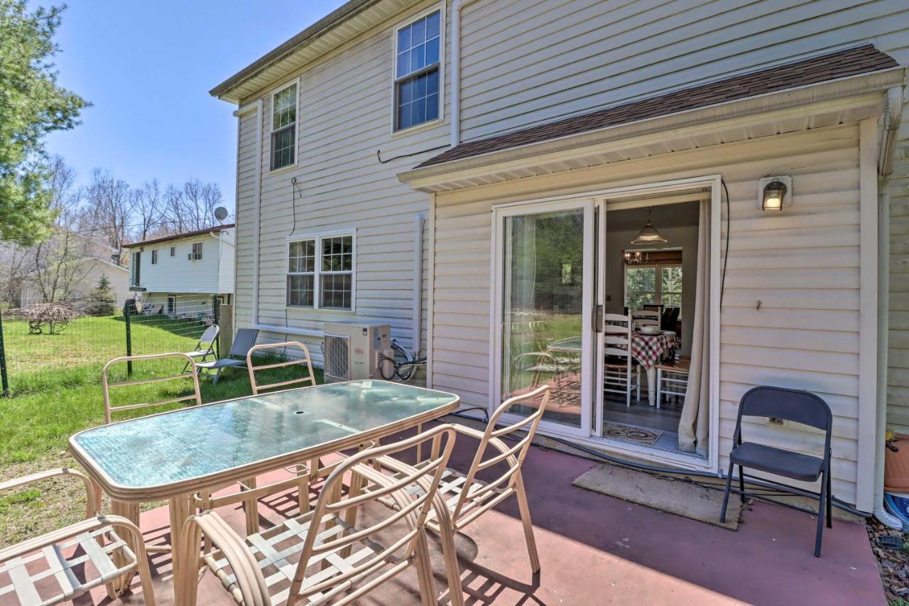 Colonial House In Quiet Area Near Camelback Resort Pocono Summit Exterior foto